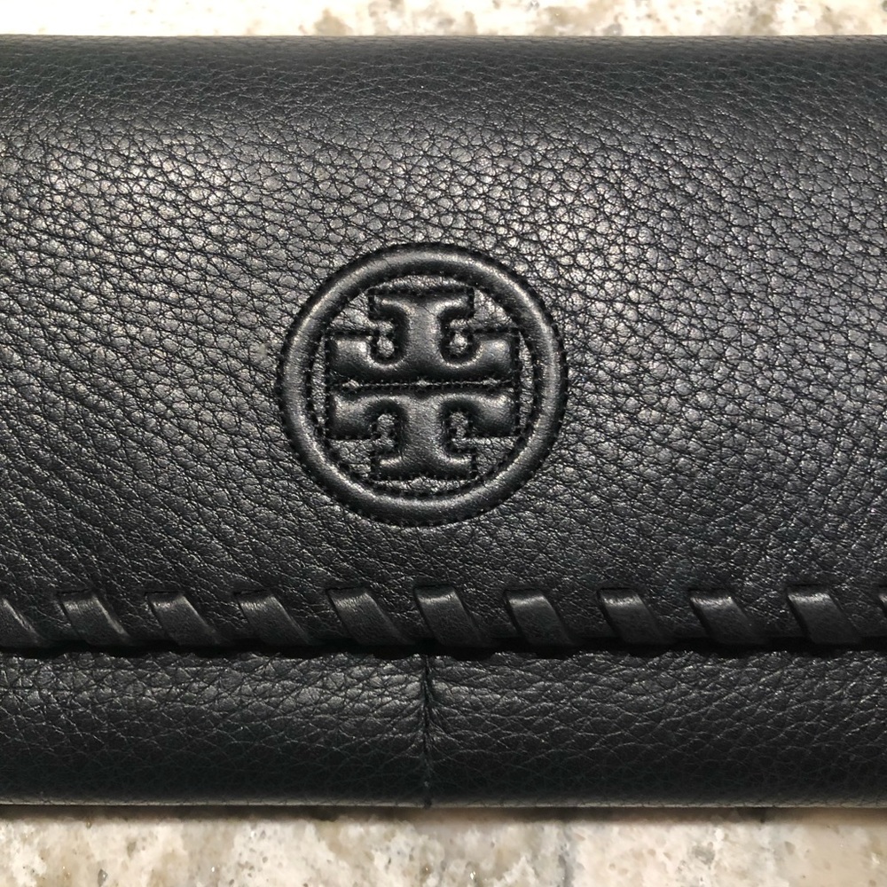 Beautiful Tory Burch wallet